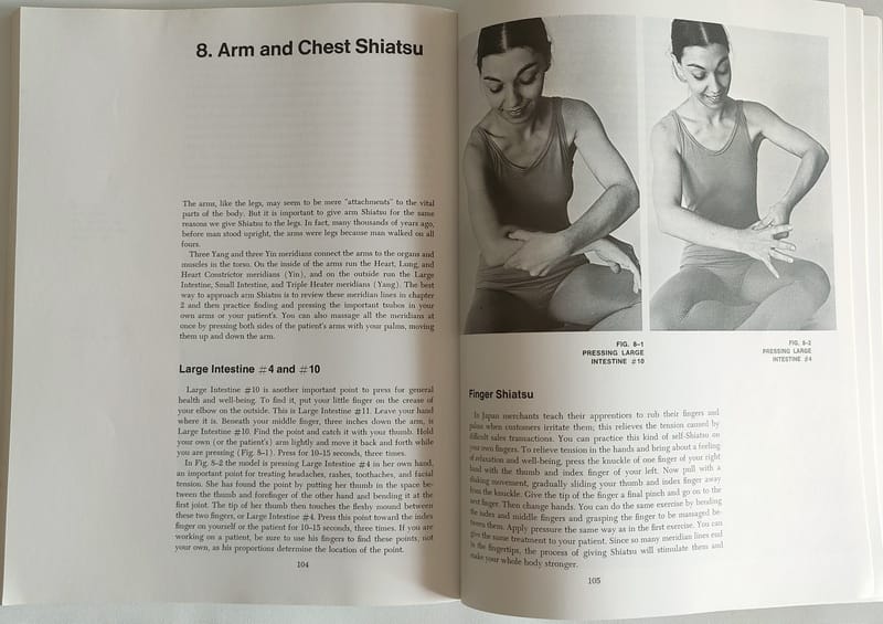Images in the book Shiatsu with Wataru Ohashi